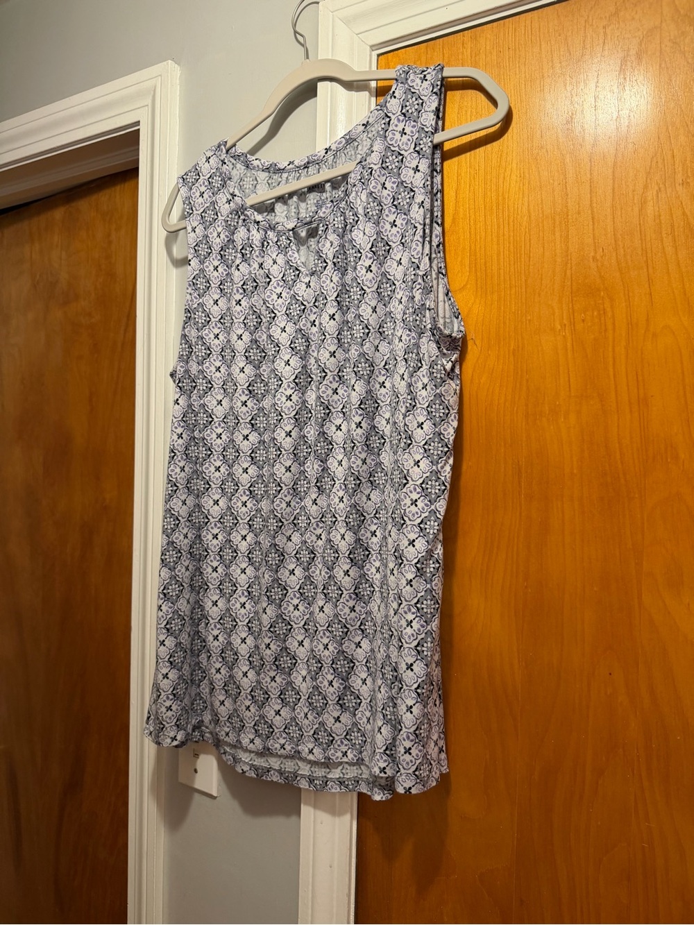 croft & barrow Purple and White Printed Sleeveless Tank EUC